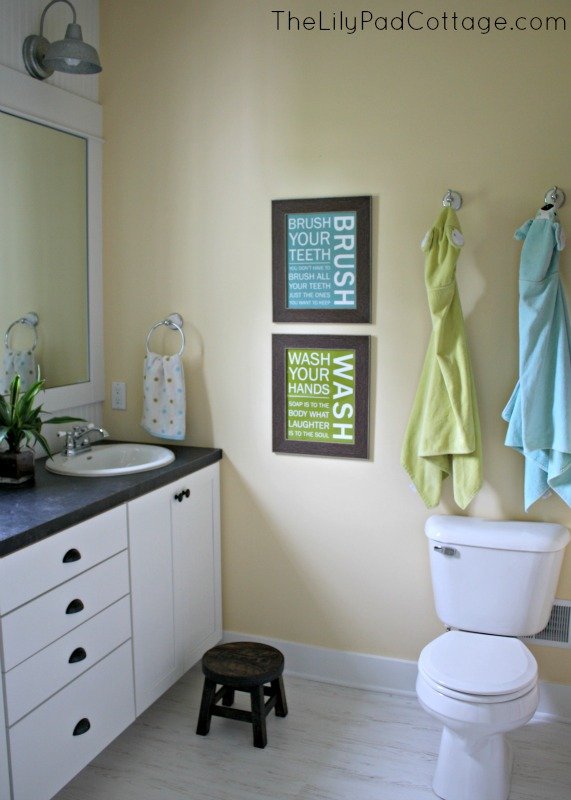 Kids Bathroom - www.thelilypadcottage.com