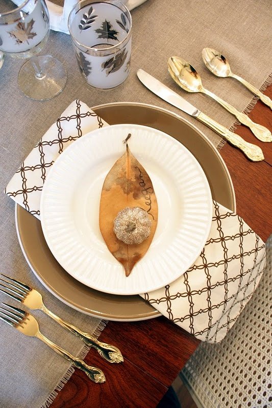 awesome gold-thanksgiving-decor-ideas-12 cupcakepedia