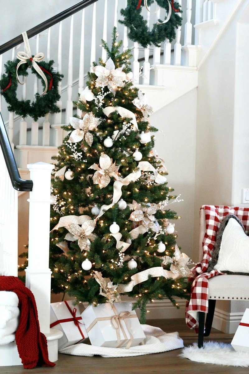 How to Decorate A Christmas Tree - Step By Step Guide - A Blissful Nest