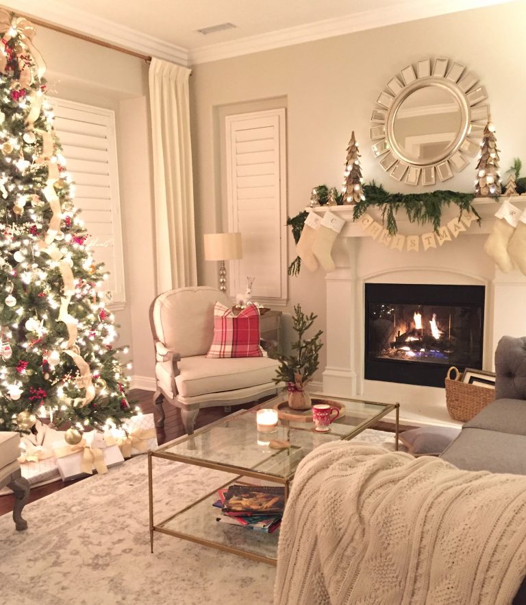 Decked & Styled Holiday Living Room - A Thoughtful Place