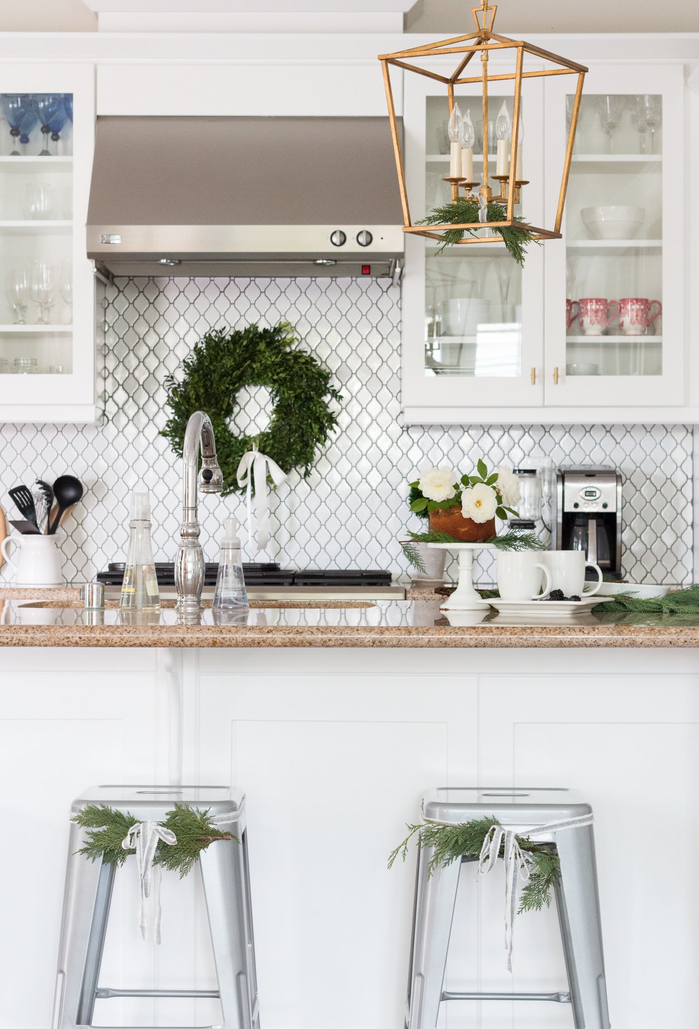 7 Simple Tips To Organize Your Kitchen Sink - Thistlewood Farm