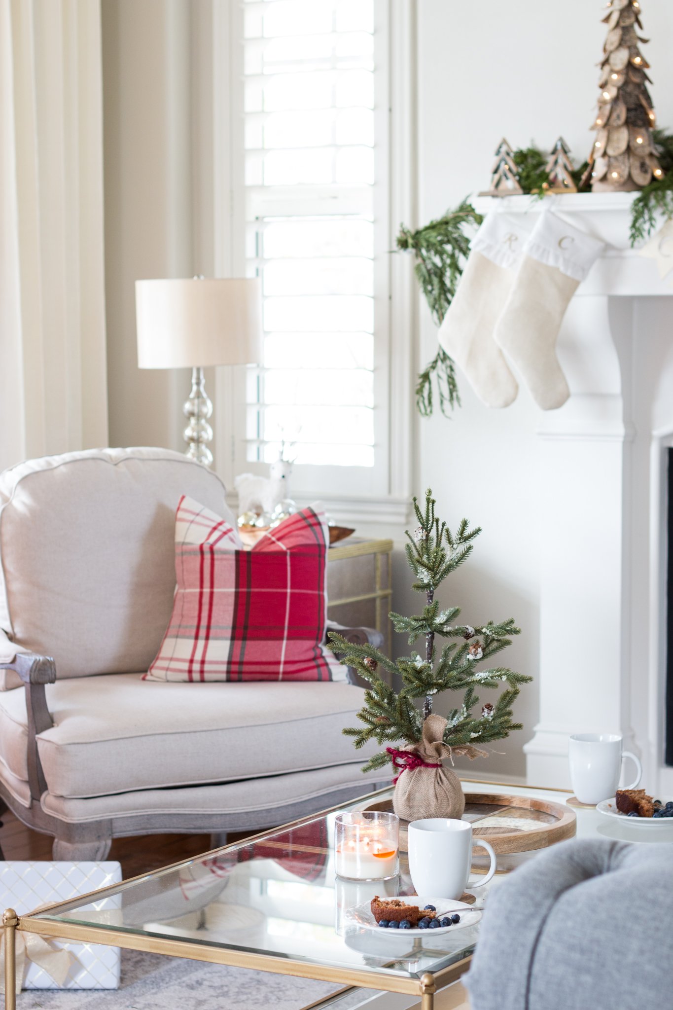 Decked & Styled Holiday Living Room - A Thoughtful Place