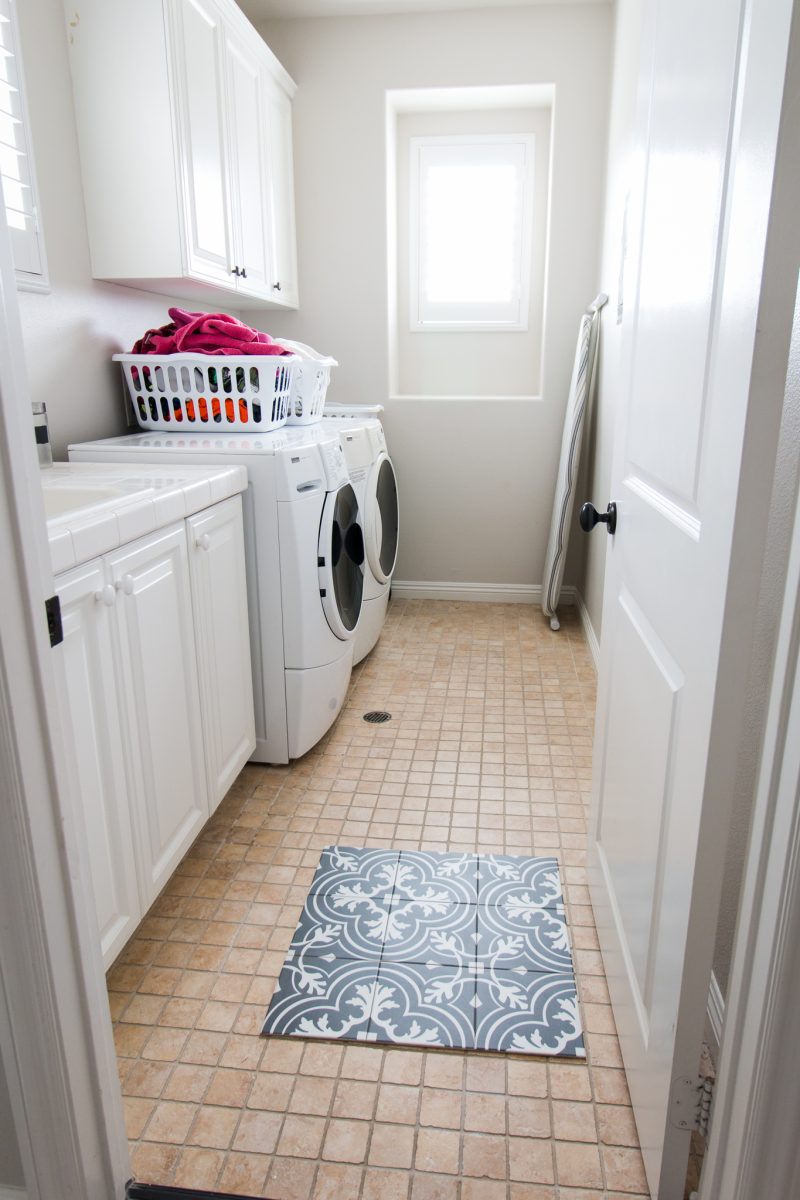 https://athoughtfulplaceblog.com/wp-content/uploads/2017/03/laundry-room-before-photos-8-800x1200.jpg