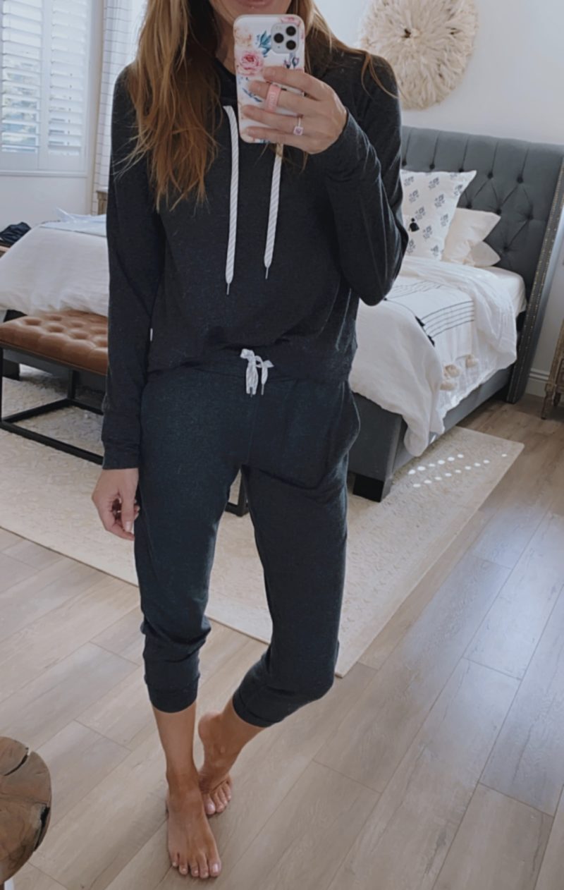 Vuori Halo Essential Hoodie