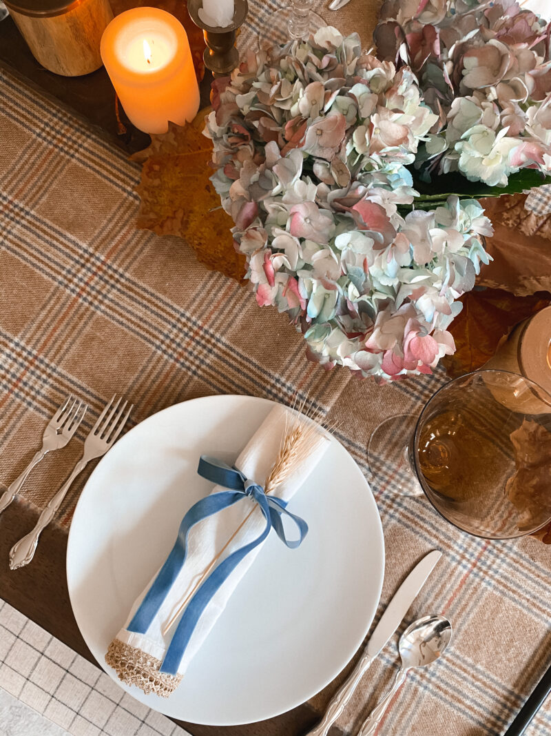 thanksgiving table brown and blue