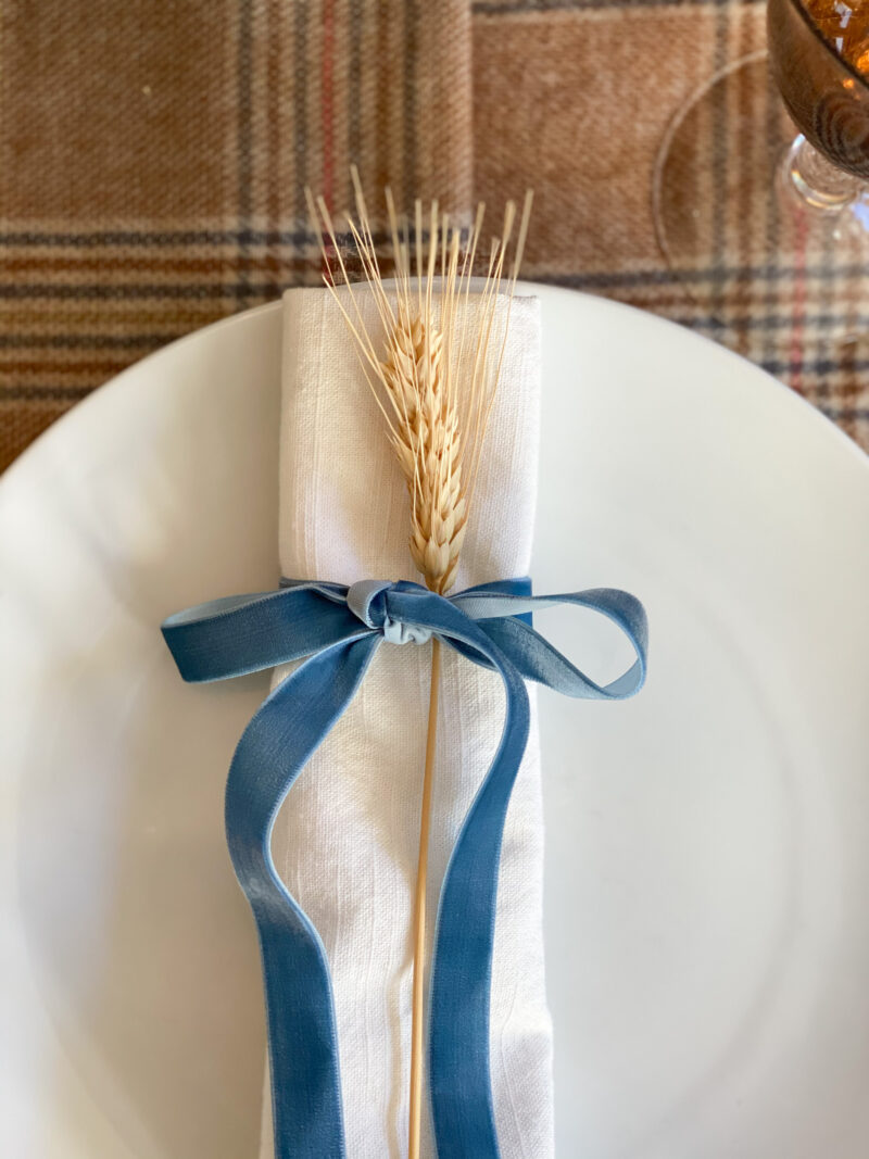 thanksgiving table brown and blue