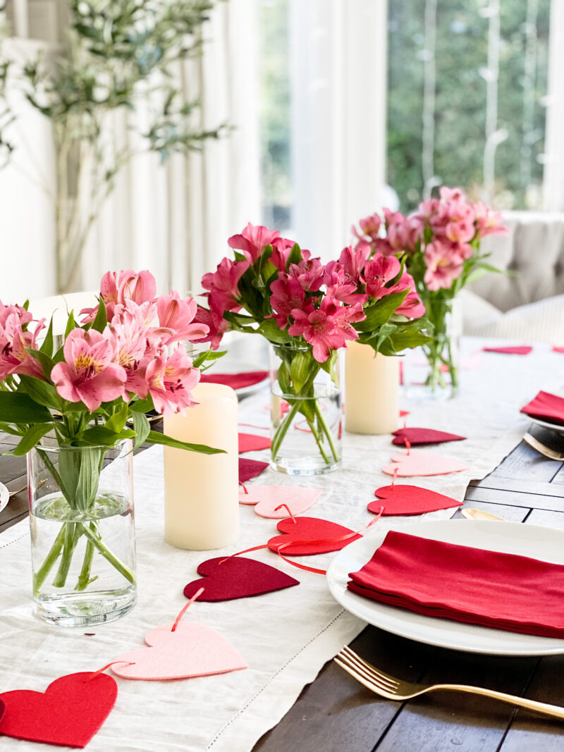 heart garland table