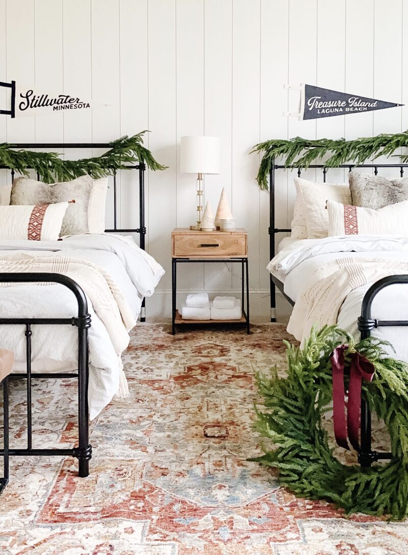 HOLIDAY STYLE IN THE GUEST ROOM