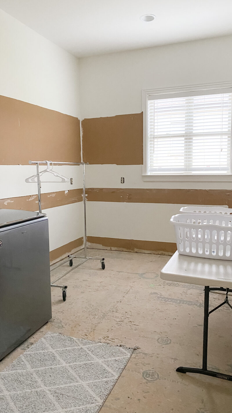 https://athoughtfulplaceblog.com/wp-content/uploads/2022/01/laundry-room-before_1-800x1422.jpg