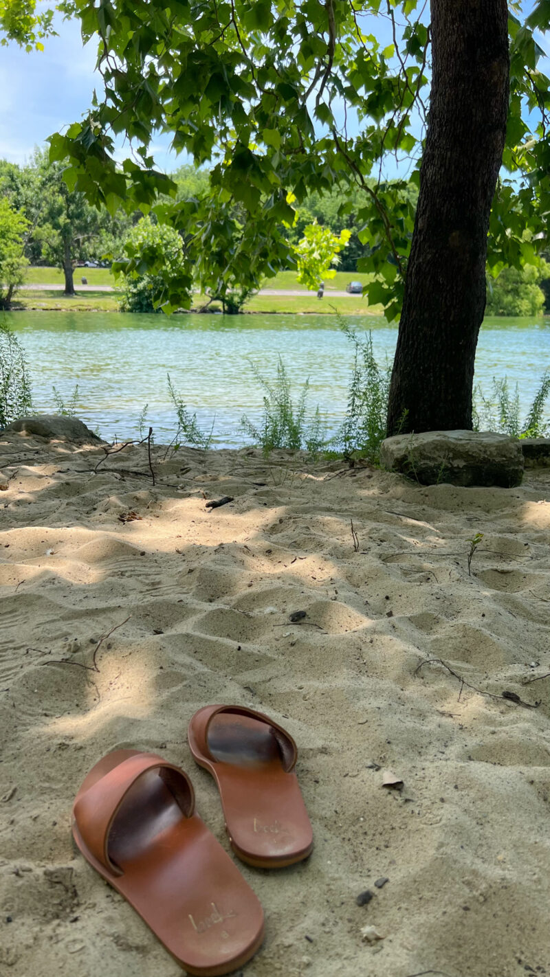 lake day sandals