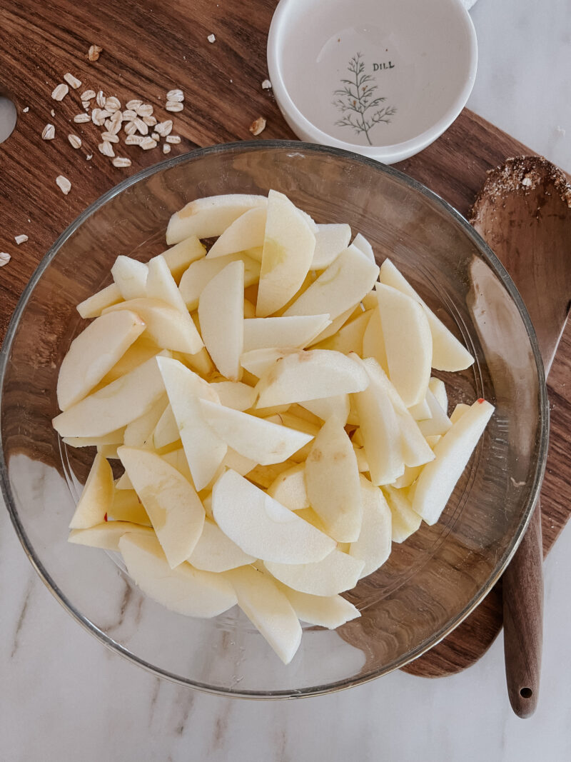 sliced apples