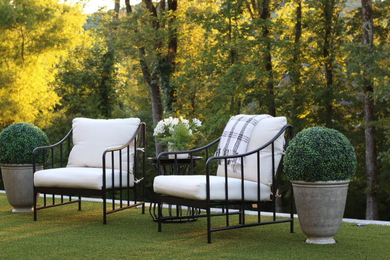 classic outdoor set